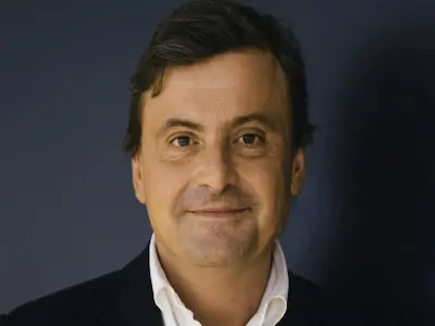 Carlo Calenda raccomanda Stravexo